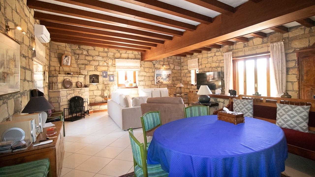 Photo of Livingroom in Peyia Town