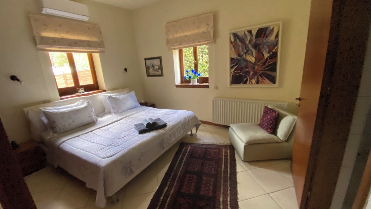 Photo of Bedroom in Peyia Town