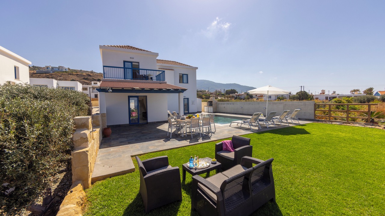 Photo of Outdoor in Pomos