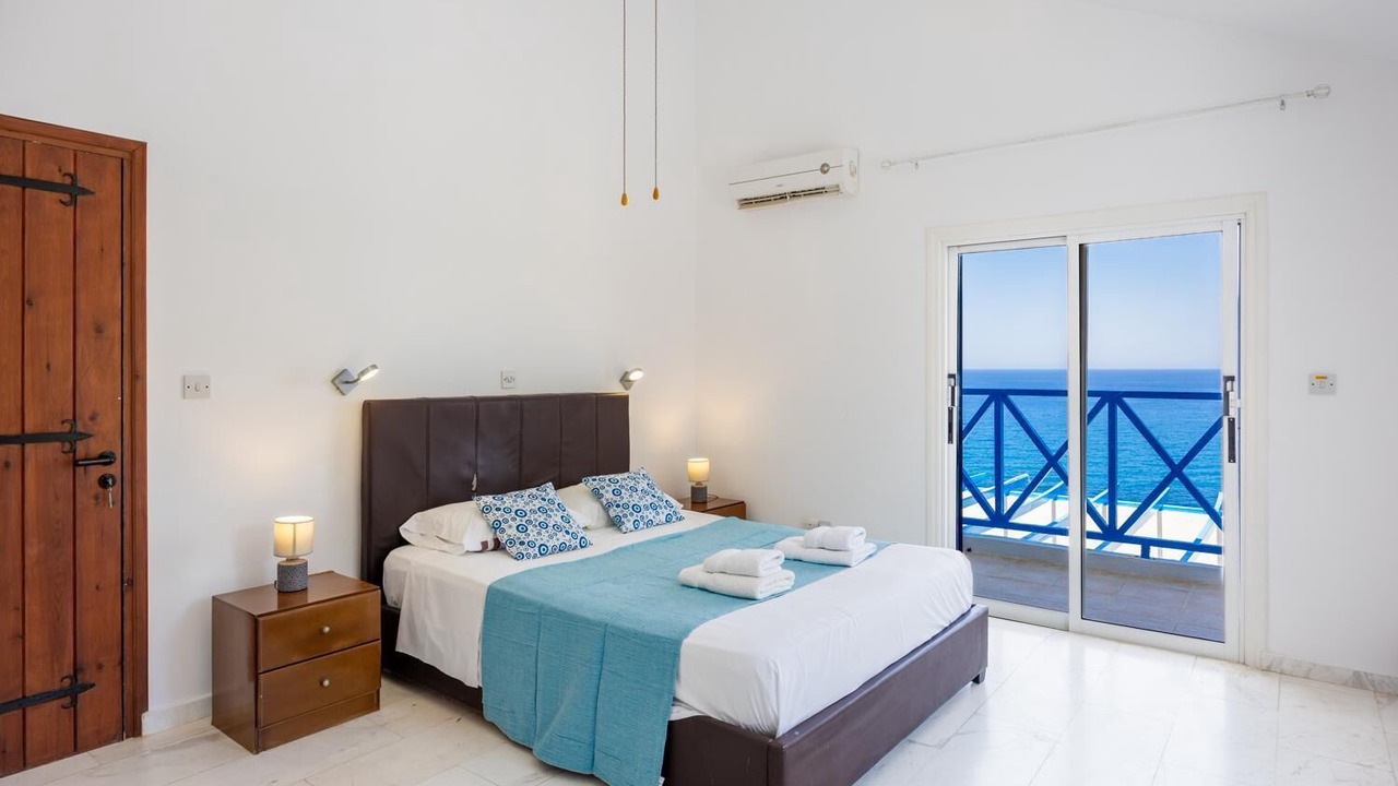 Photo of Bedroom in Latchi
