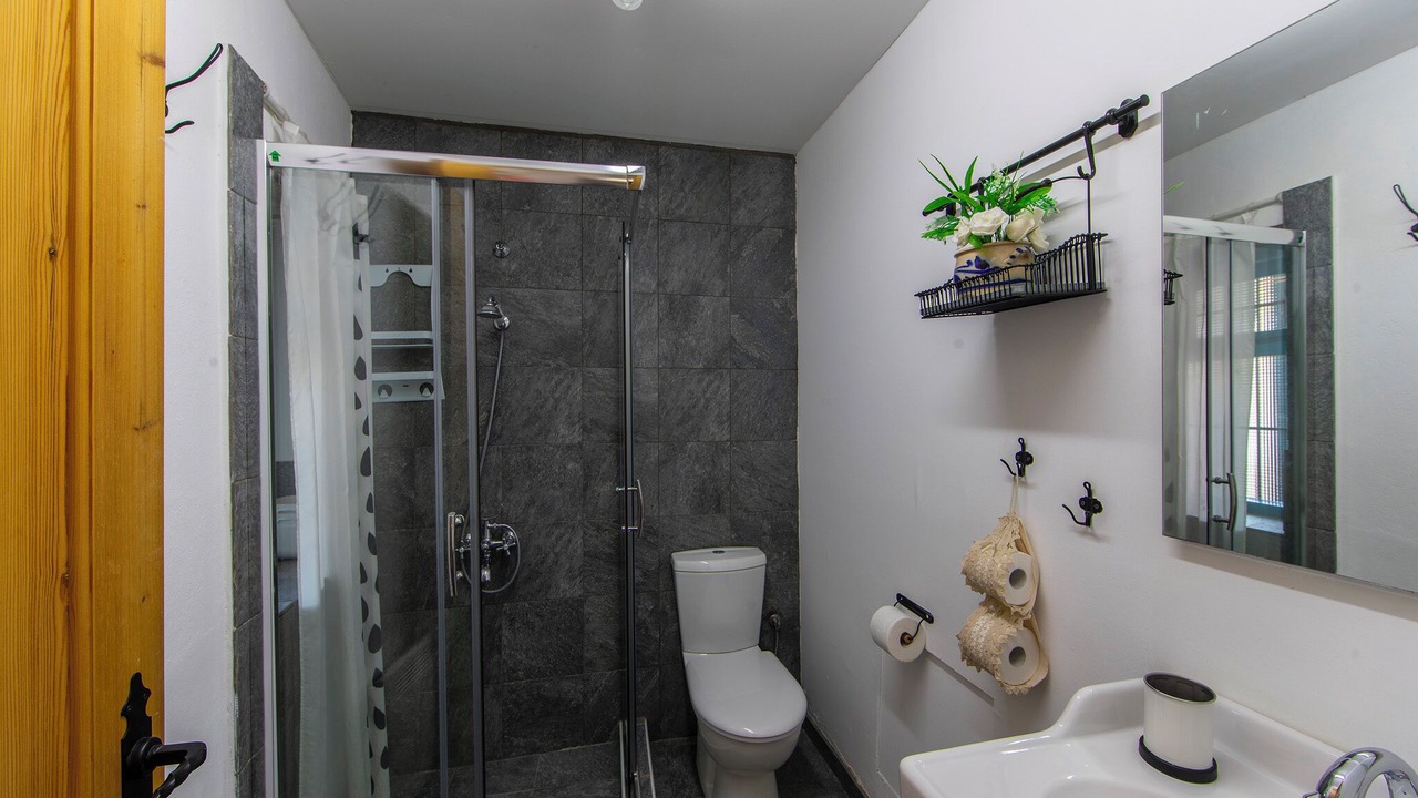 Photo of Bathroom in Anarita