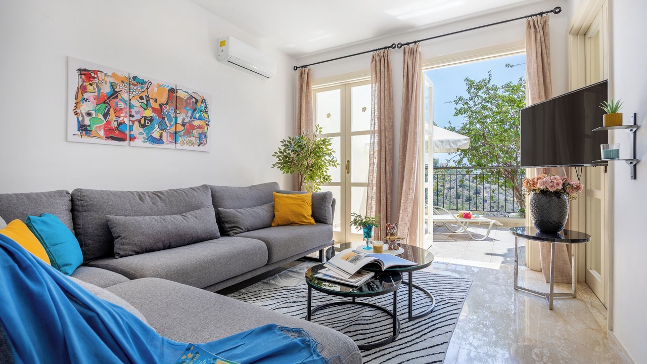 Photo of Livingroom in Aphrodite Hills
