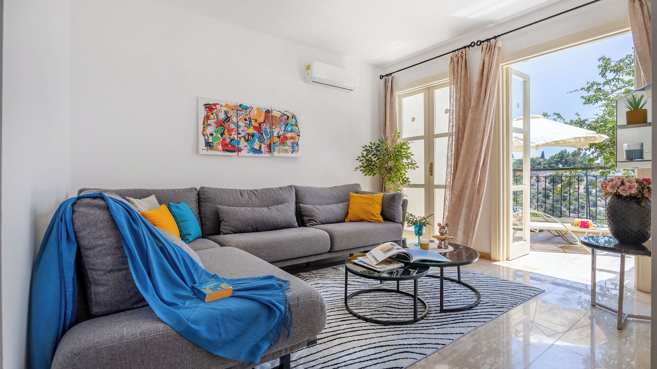 Photo of Livingroom in Aphrodite Hills