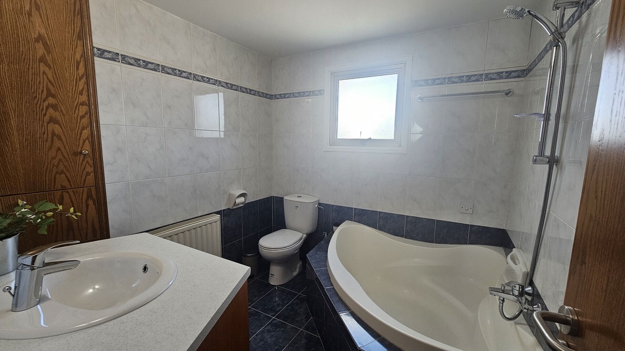 Photo of Bathroom in Egkomi
