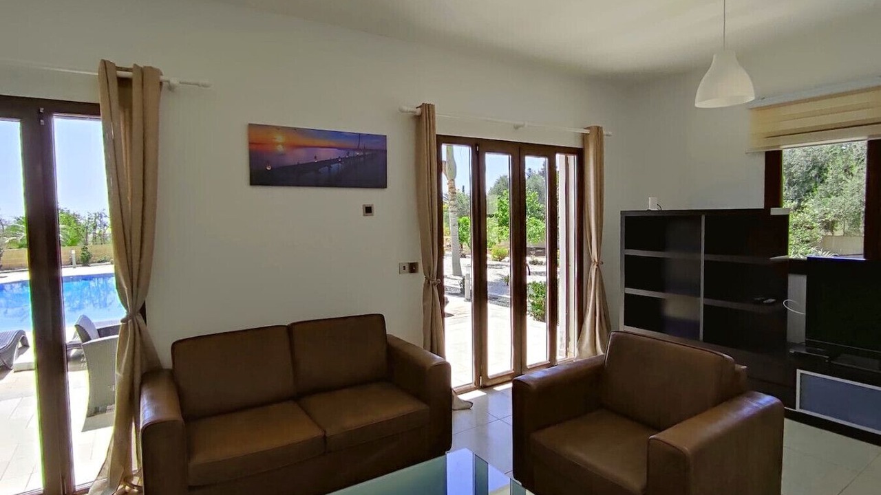 Photo of Livingroom in Peyia Town