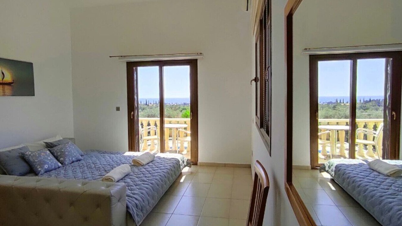 Photo of Bedroom in Peyia Town