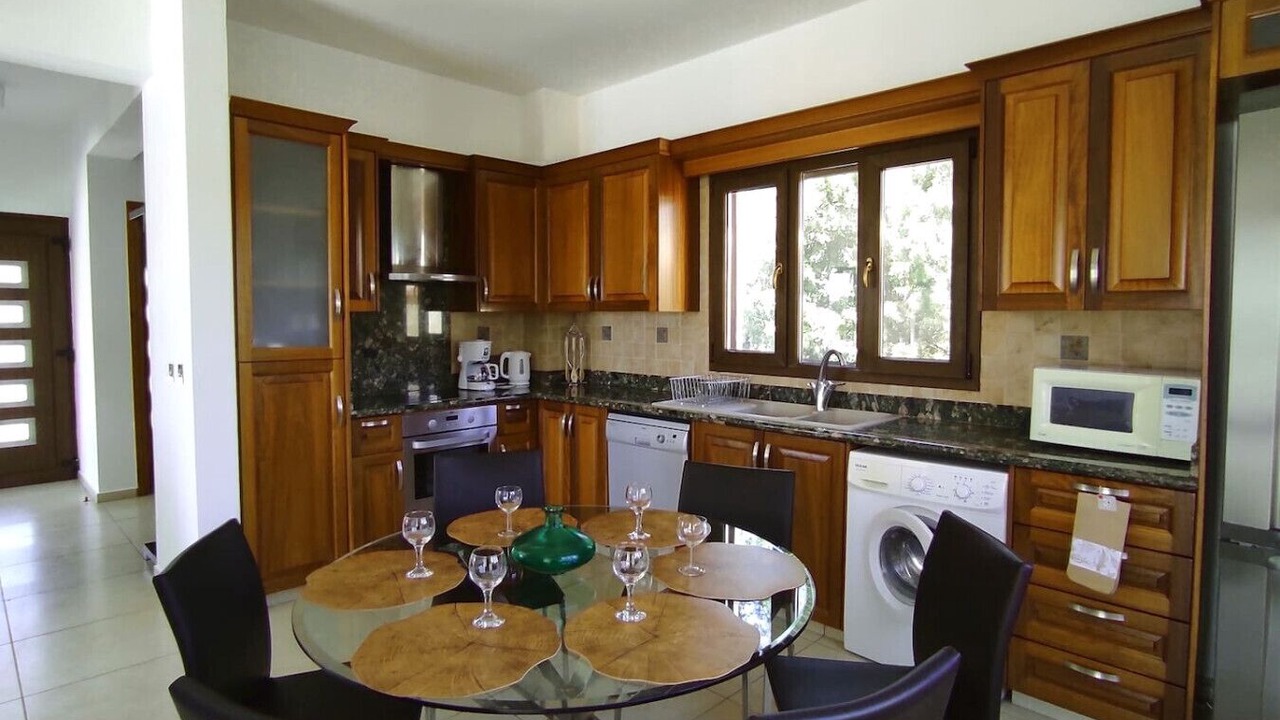 Photo of Kitchen in Peyia Town