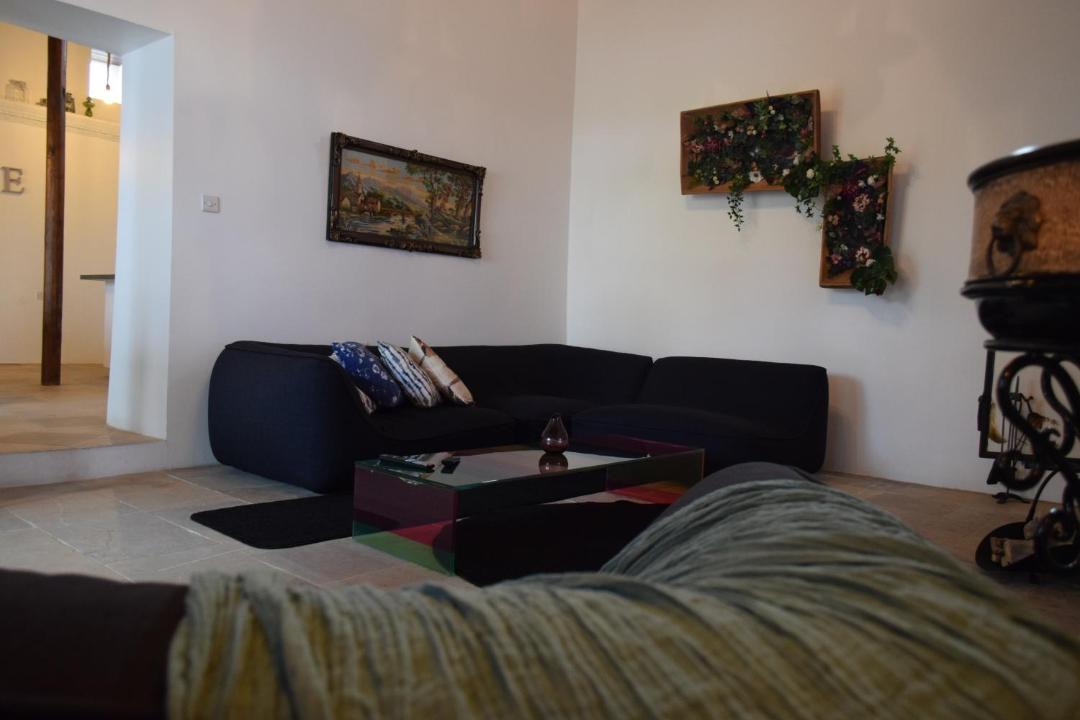 Photo of Livingroom in Politiko