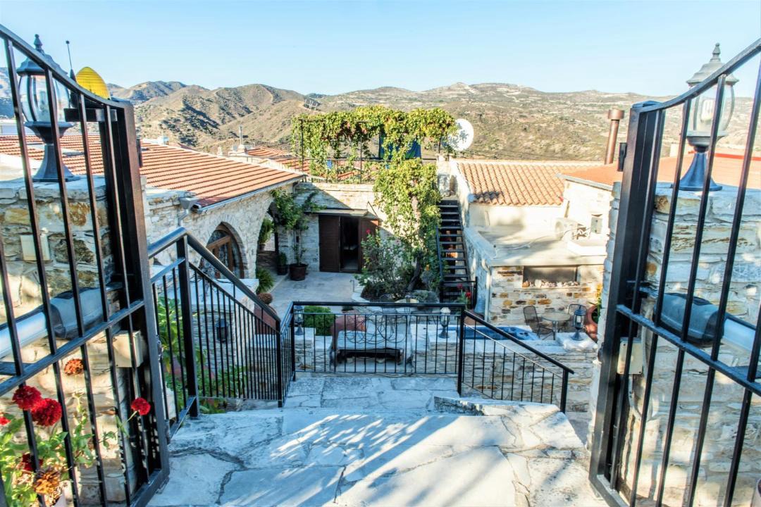 Photo of Patio Balcony in Vavla