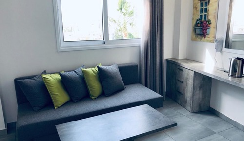 Studio, Sea View (303)