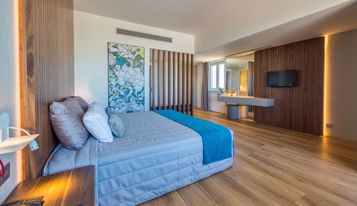 Superior Room, Partial Sea View (Family)