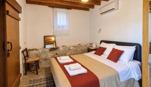 One-Bedroom Apartment (2 - 3 Adults)
