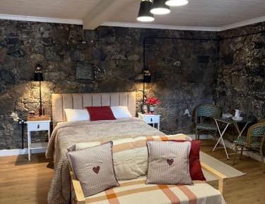 Deluxe Suite with Spa Bath