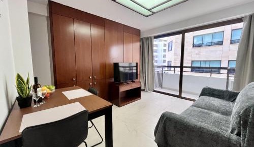 One-Bedroom Apartment