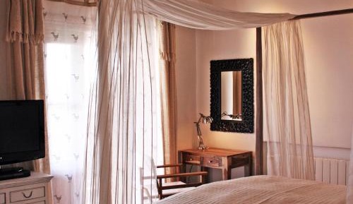 Double Room with Balcony & Pool View (Walnut)