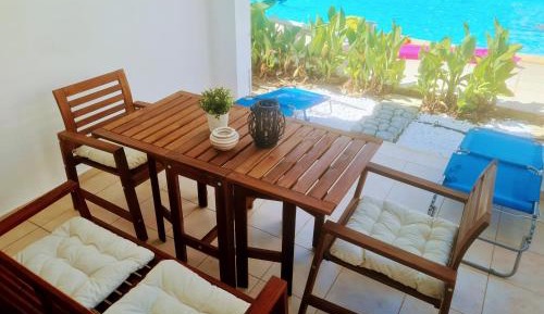Apartment with Pool View 