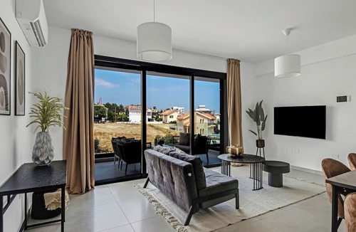 Agios Athanasios Apartment | Sanders Elgio - Delightful 2-bdr Apt With Balcony