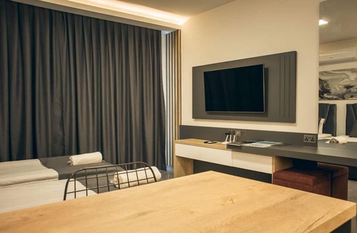 Trikomo Apartment | Studio Flat w Shared Pool 4 min to Beach in Iskele