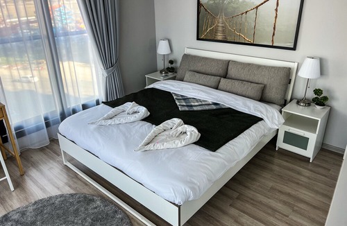 Gastria Apartment | Sophia Pool 1-Bedroom Apartment (Caesar Blue)