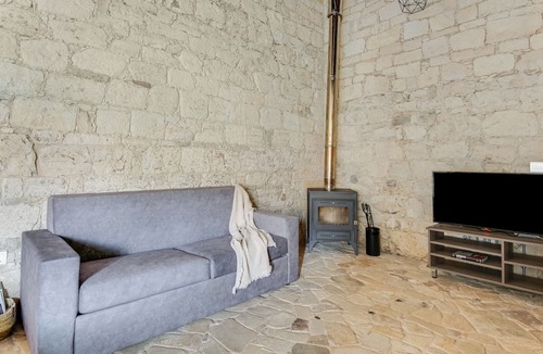 Vasa Koilaniou Apartment | Sanders Andre Marie - Cozy Studio w Shared Garden