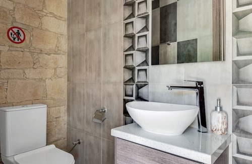 Vasa Koilaniou Apartment | Sanders Andre Marie - Cozy Studio w Shared Garden