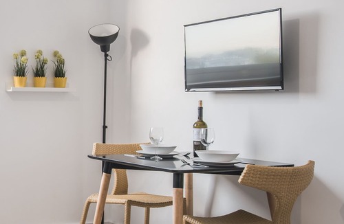 Historical Center Apartment | Kitonas 401-Apartment-Apartment-Ensuite with Shower