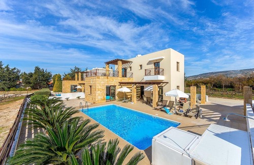 Pegeia Villa | Spacious villa with private pool, close to resort