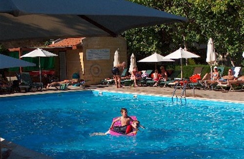 Pissouri Apartment | Pissouri Beach - 1 Bed Apt just 100m Pissouri's Blue Flag Beach - Communal Pool
