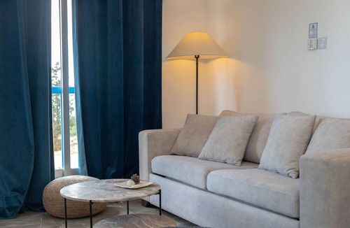 Agios Tychon Apartment | White Arches Sea View Apt No 2