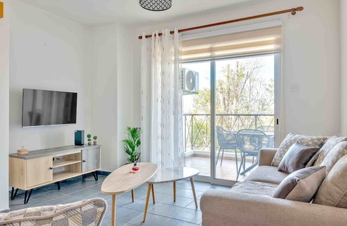 Strovolos Apartment | Phaedrus Living Modern City Flat Elpida