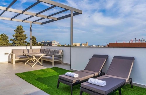 Limassol Apartment | Casino & Mall Jacuzzi Penthouse