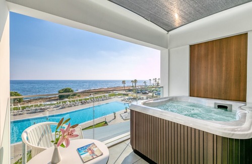 Geroskipou Hotel | The Ivi Mare - Designed for Adults