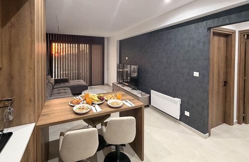 Lakatamia Apartment | Cecilia Suite #202 - 1BDR - 24/7 Concierge