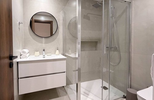 Lakatamia Apartment | Cecilia Suite #101 - 2BDR - 24/7 Concierge