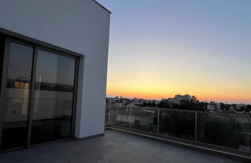 Lykabittos Apartment | 2 bedroom luxury penthouse near city centre