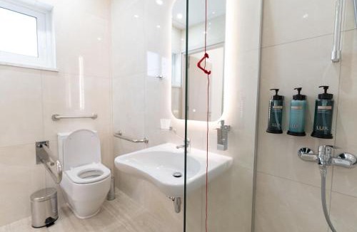 Larnaca Apartment | Dinglis Beach Hotel Suites