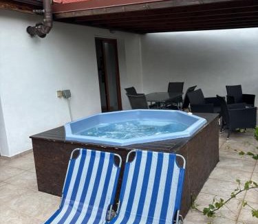 Treis Elies House | Love Holiday Suite 2
