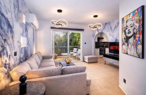 Universal Apartment | The Luxury Suite 213 - Gym & Beach Steps