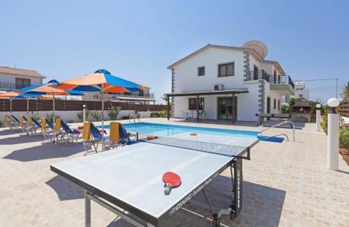 Pegeia Villa | Villa Hermes by Villa Plus