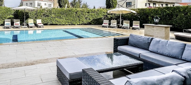 Villa with Pool and Backyard in 5 min to Beach in Kyrenia