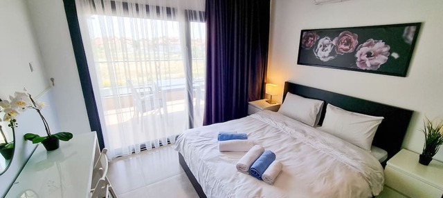 Helena Pool Apartments in Gastria