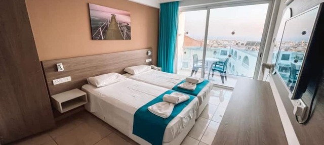 Sunny Blue Hotel in Ayia Napa