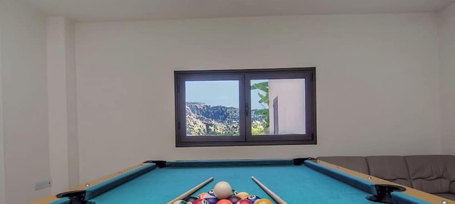 Amazing Luxury Villa, Enormous Heated Pool Jacuzzi, Gym, Games Room In Paphos, in Argaka