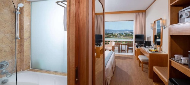 Constantinou Bros Pioneer Beach Hotel in Geroskipou