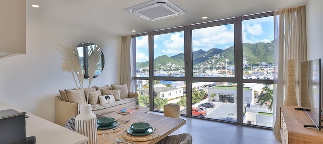 Rooftop Pool & Hot Tub - LUX CONDO: Experience the Island with Local Guidebook in Bouvet Island