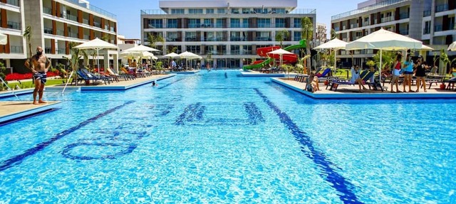 Modern Studio Flat with Pool Near Beach, Iskele in Yeni Iskele