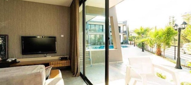 luxury apartment on the first line in Girne