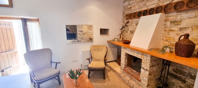 Traditional Village Pool Apartment in Skarinou