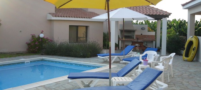 Five Waves Holiday Villas in Kissonerga