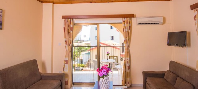 Windmills Hotel Apartments in Paralimni